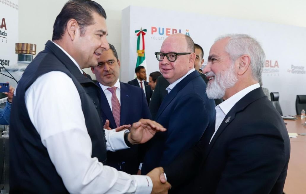 Toman protesta las y los integrantes del Comité de la Feria de Puebla 2026