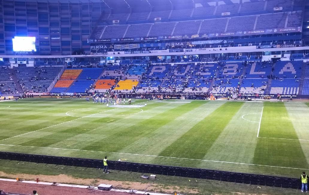 Garantiza gobierno de Puebla recuperación del pasto del estadio Cuauhtémoc