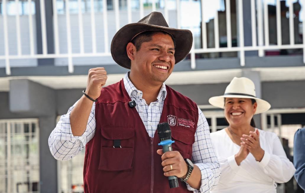 Omar Muñoz entrega más obras de mantenimiento en escuelas públicas