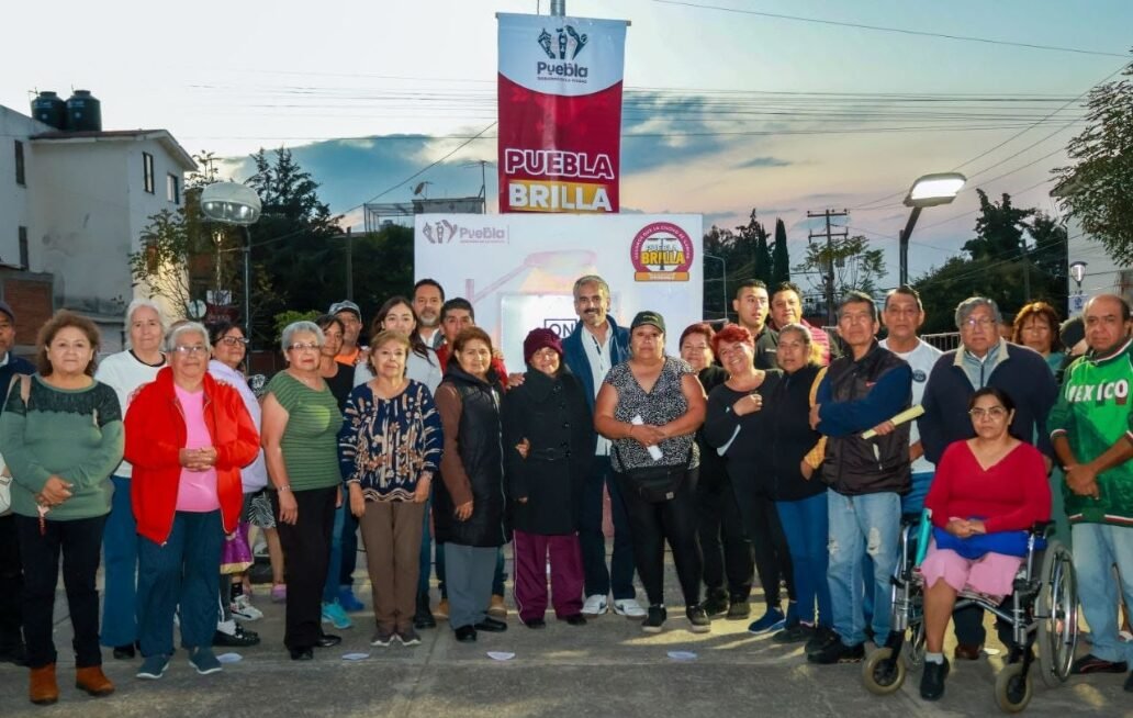 Beneficia Gobierno de la Ciudad de Puebla a más de 8 mil habitantes con de alumbrado público en La Victoria y San Miguel Mayorazgo Beneficia Gobierno de la Ciudad de Puebla a más de 8 mil habitantes con de alumbrado público en La Victoria y San Miguel Mayorazgo