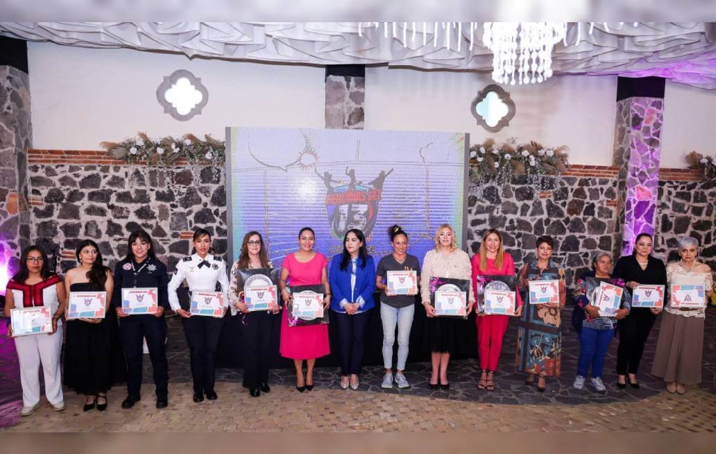 En San Andrés Cholula reconocen a mujeres destacadas