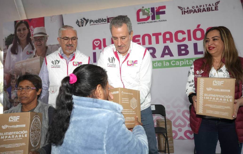 Garantiza Gobierno de la Ciudad de Puebla la seguridad alimentaria con más de 3 mil despensas entregadas en el Barrio de Analco Garantiza Gobierno de la Ciudad de Puebla la seguridad alimentaria
