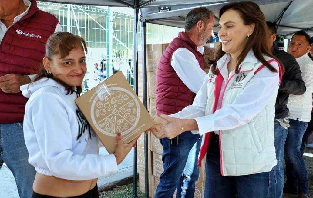 MariElise Budib entrega más de 4 mil despensas del programa “Alimentación Imparable” en La Resurrección MariElise Budib entrega más de 4 mil despensas del programa