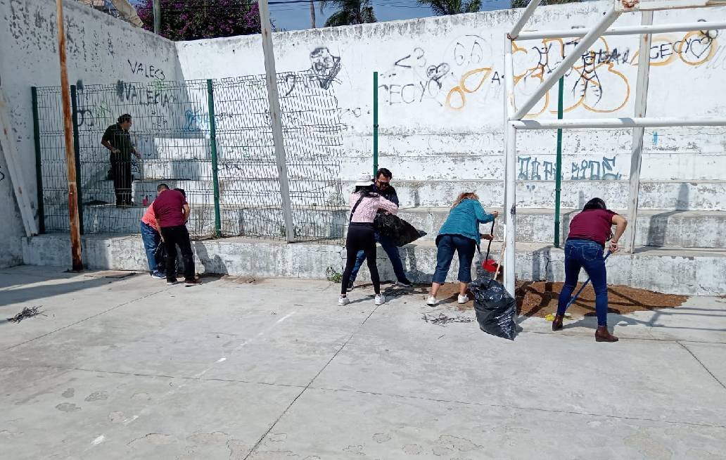 Realiza ISSSTE Puebla segundo “Tequio Elena Arizmendi” en cancha deportiva de Atlixco Realiza ISSSTE Puebla segundo “Tequio Elena Arizmendi” en cancha deportiva de Atlixco