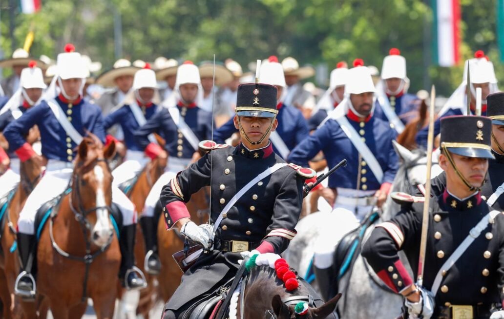 Regresa el Desfile del 5 de Mayo a su primera ruta: partirá del Monumento a Juárez Regresa el Desfile del 5 de Mayo a su primera ruta: partirá del Monumento a Juárez