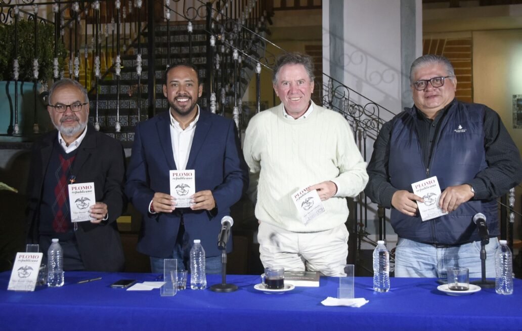 En BUAP Librerías, sucursal Calpulalpan, se presentó el libro Plomo republicano de Omar Mayorga Gallardo En BUAP Librerías, sucursal Calpulalpan, se presentó el libro Plomo republicano de Omar Mayorga Gallardo