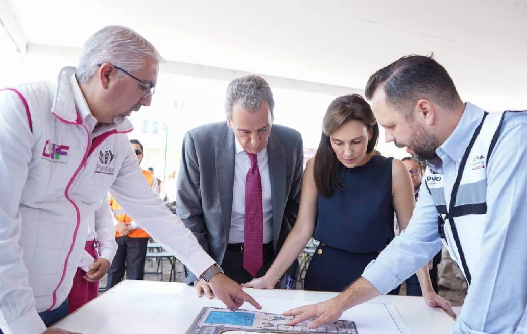 Chedraui y MariElise Budib colocan primera piedra de la piscina terapéutica del CMERI