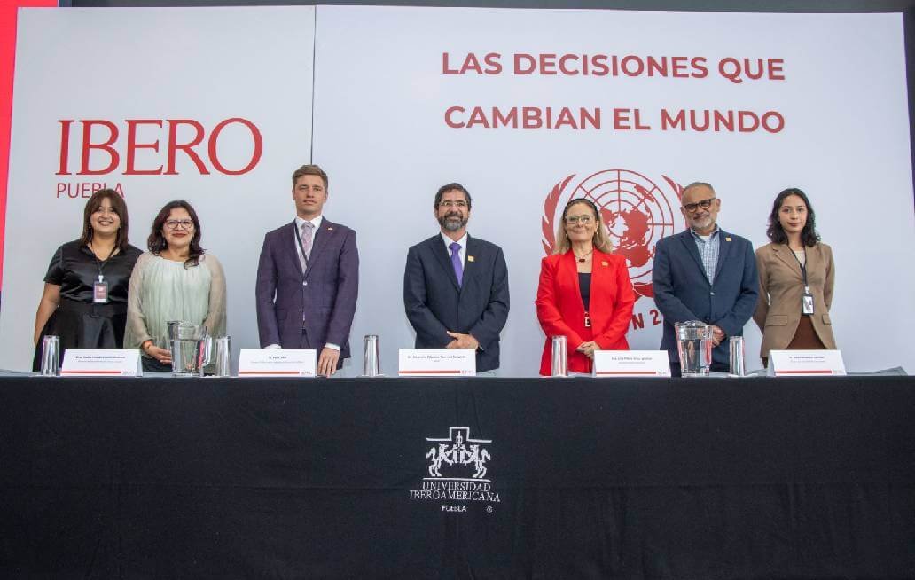 Consejero de la Embajada de Alemania en México asiste