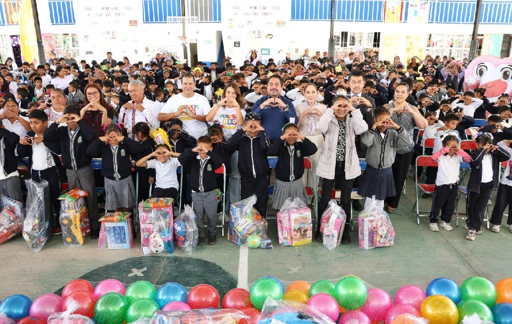 Gobierno de Puebla lleva sonrisas y alegría a niñez de Azumiatla Gobierno de Puebla lleva sonrisas y alegría a niñez de Azumiatla