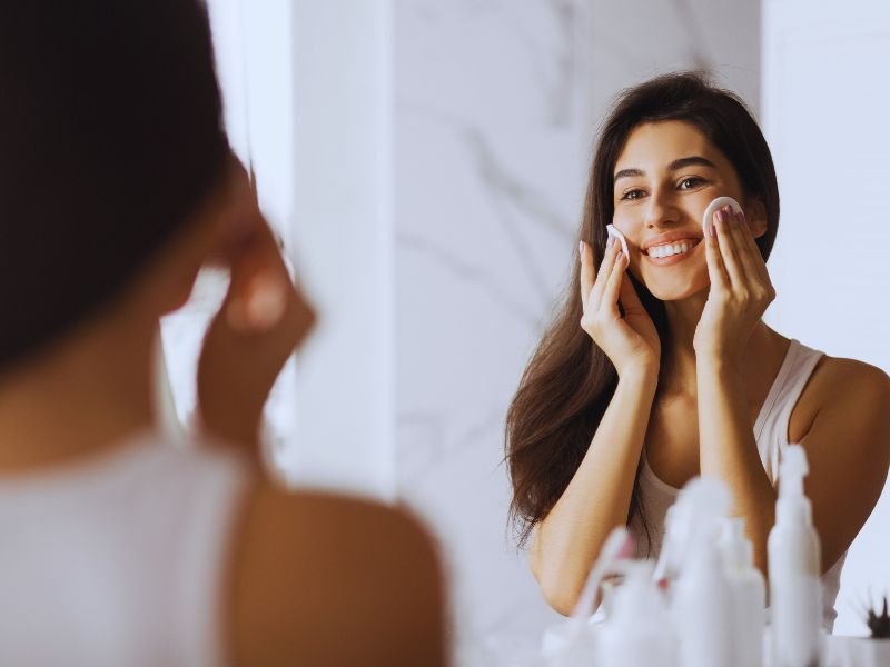 porque que dormir con maquillaje