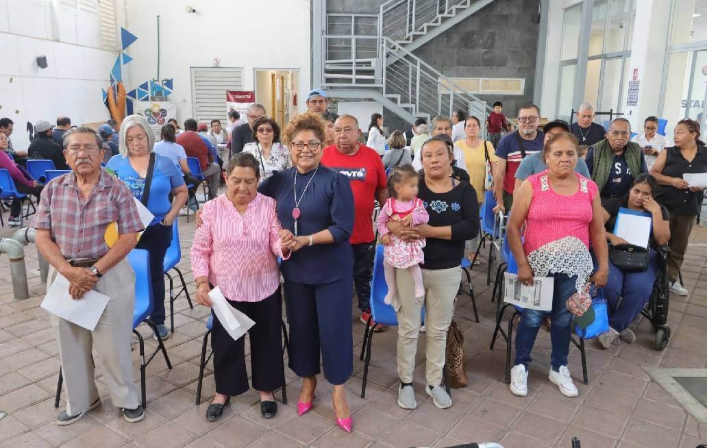 Alfaro entrega aparatos funcionales en beneficio de familias de Cuautlancingo Alfaro entrega aparatos funcionales en beneficio de familias