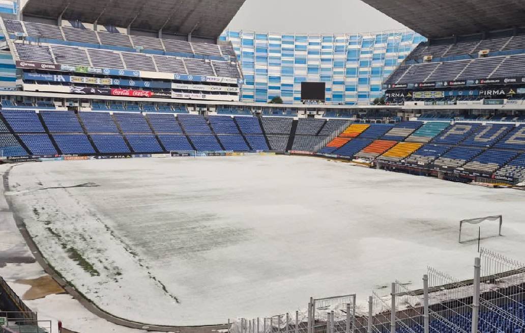 Se adelanta el invierno en el estadio Cuauhtémoc Se adelanta el invierno en el estadio Cuauhtémoc