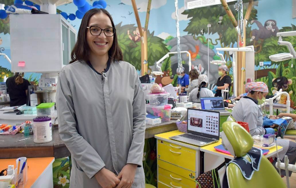 Estudiante investiga cómo fortalecer el esmalte dental para reducir caries en niños Estudiante investiga cómo fortalecer el esmalte dental