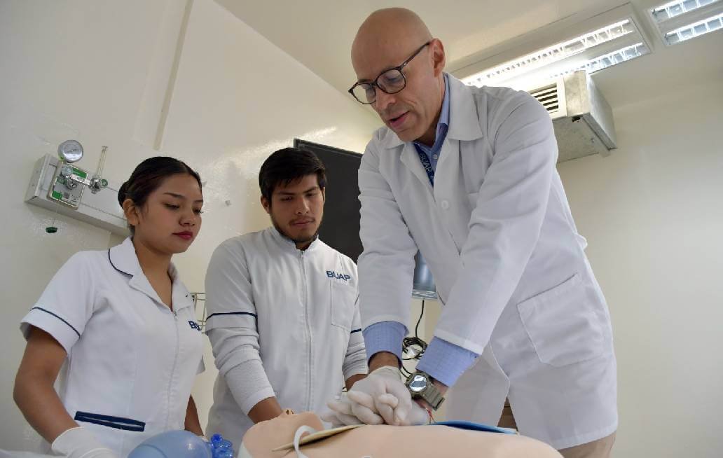  Facultad de Enfermería BUAP es centro certificador en atención