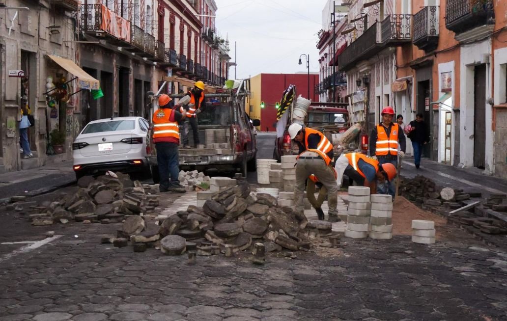 Realiza gobierno de la Ciudad de Puebla trabajos de bacheo en el Centro Histórico Realiza gobierno de la Ciudad de Puebla trabajos de bacheo en el Centro Histórico