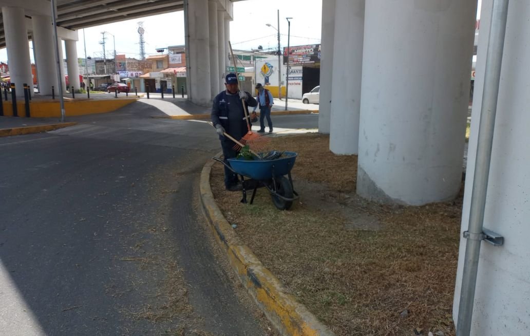 Refuerza Gobierno de la Ciudad de Puebla el mantenimiento en bajo puentes Refuerza Gobierno de la Ciudad de Puebla el mantenimiento en bajo puentes