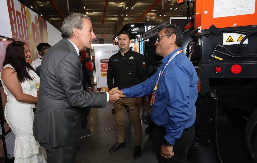 Chedraui recorre stands en el Smart City Expo LATAM Congress