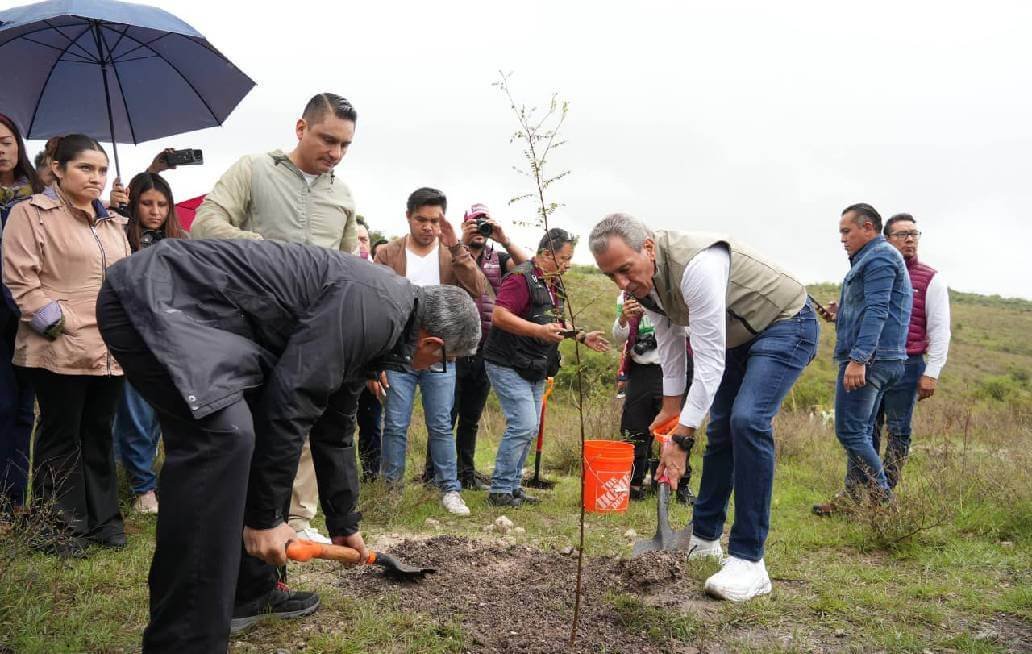 Encabeza Chedraui jornada de reforestación en Ecocampus BUAP