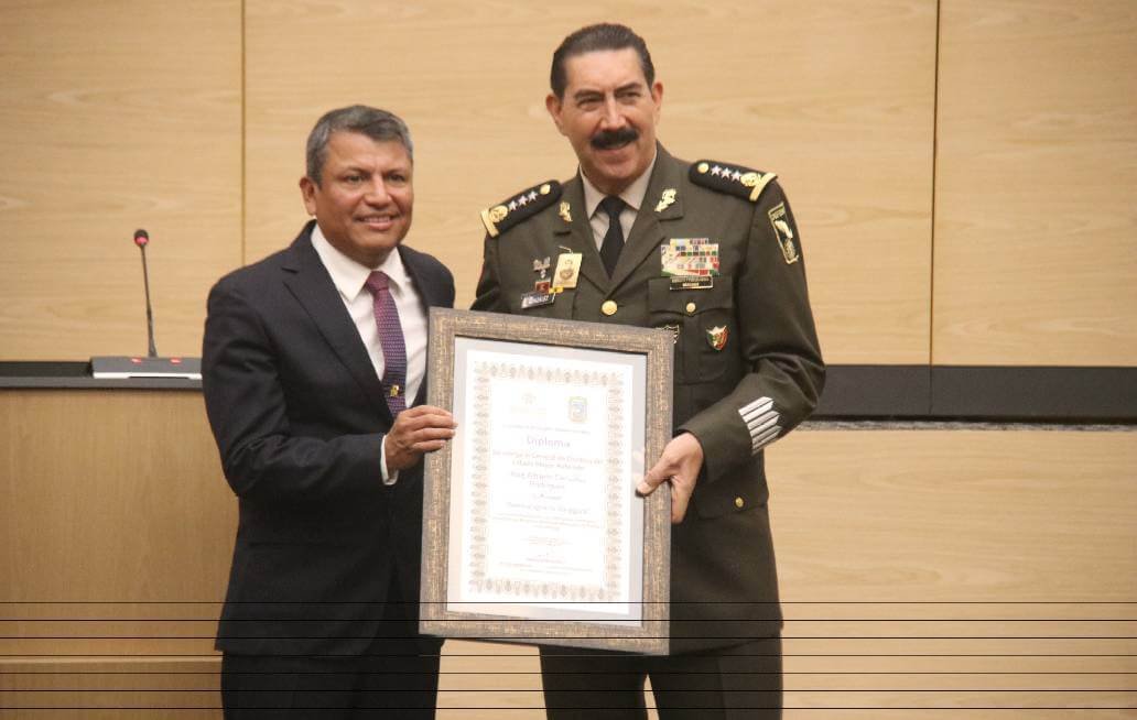  Entrega Congreso del Estado Presea General Ignacio Zaragoza