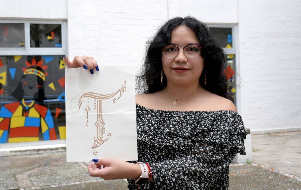 Estudiantes BUAP muestran su talento en exposición tipográfica