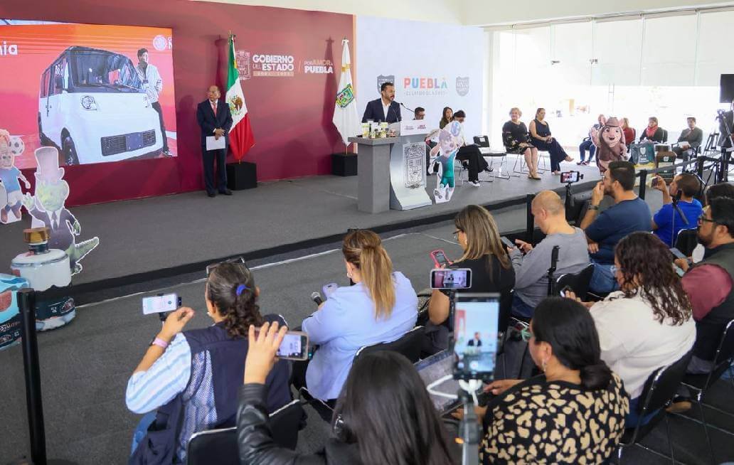 Gobernador de Puebla proyecta la incorporación de 8 mil unidades de Olinia Gobernador de Puebla proyecta la incorporación de 8 mil unidades de Olinia
