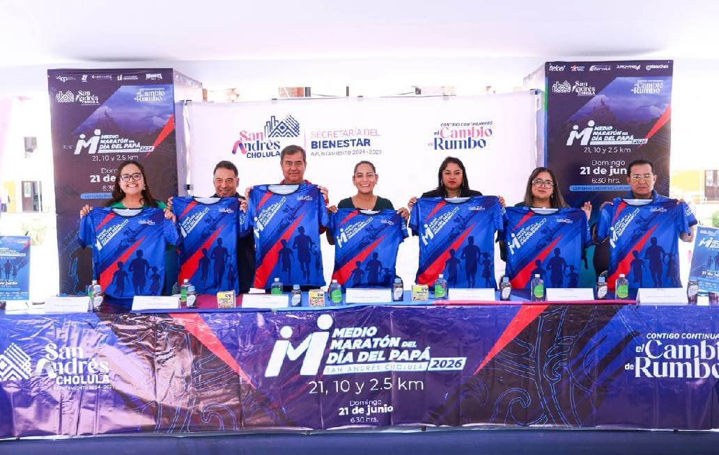 Presenta San Andrés Cholula playera y medalla del Medio Maratón del Día del Papá 2026 Presenta San Andrés Cholula playera y medalla del Medio Maratón