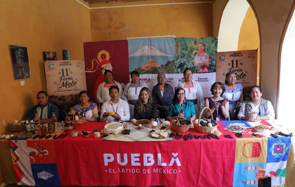 Presentan la Feria del Mole 2026 de Calpan