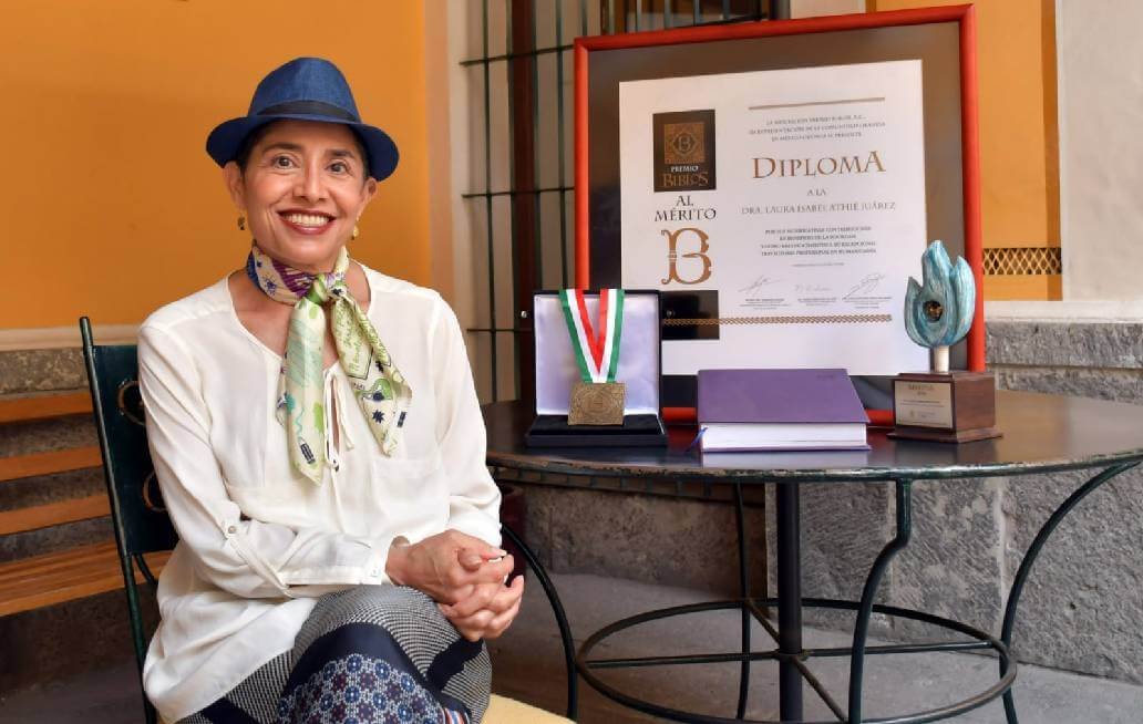 Recibe Posdoctorante BUAP Premio Biblos 2026