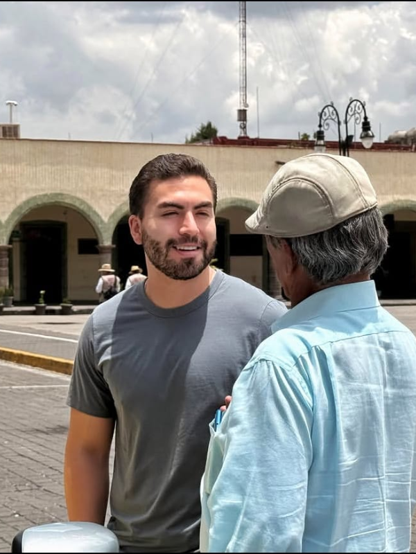Hacer las cosas con amor: su filosofía de vida y servicio.