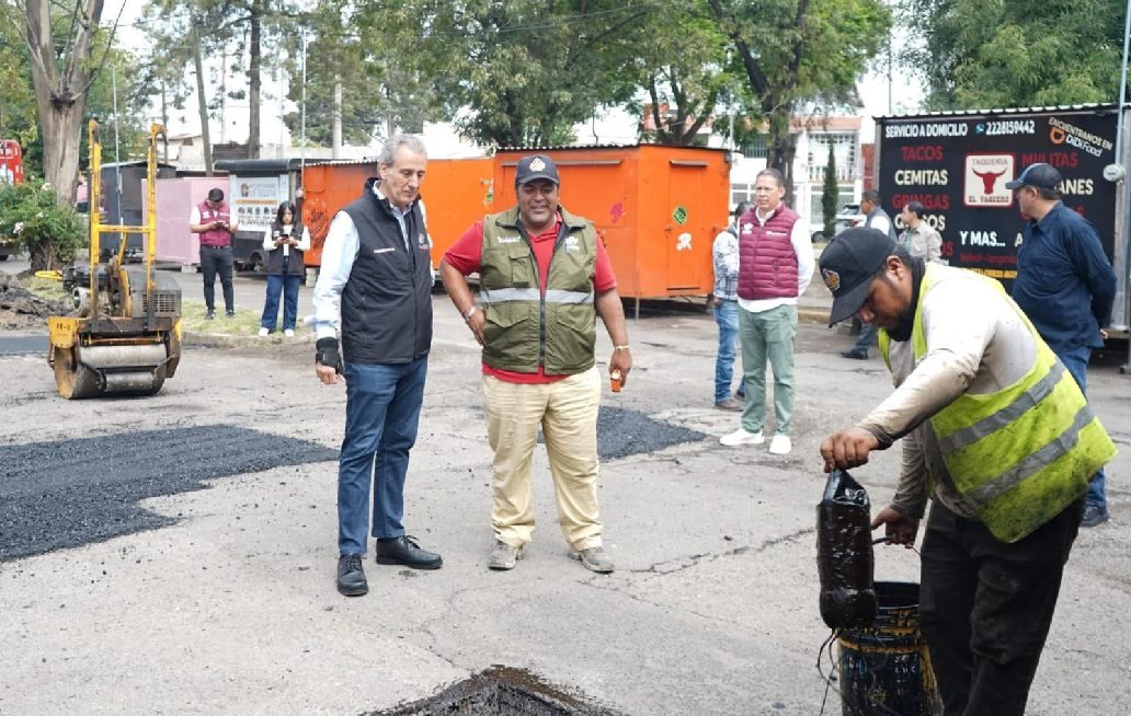 Chedraui continúa recorriendo la capital con el programa permanente «Bacheando Puebla» Chedraui continúa recorriendo la capital con el programa permanente «Bacheando Puebla»