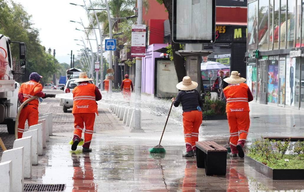 Gobierno de Puebla realiza lavado tras el encuentro entre México e Inglaterra Gobierno de Puebla realiza lavado tras el encuentro