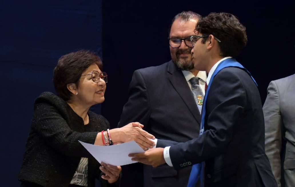 Graduados llevan el sello de la Prepa Zapata: Rectora Lilia Cedillo Graduados llevan el sello de la Prepa Zapata: Rectora Lilia