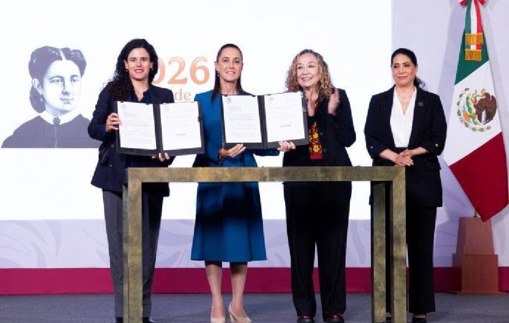 La Presidenta firma iniciativa de Ley para reparar el daño