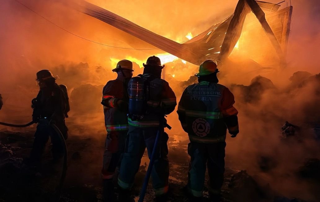 Bodega de material reciclable se incendia en colonia Santiago de los Leones incendio, SANTIAGO DE LOS LEONES