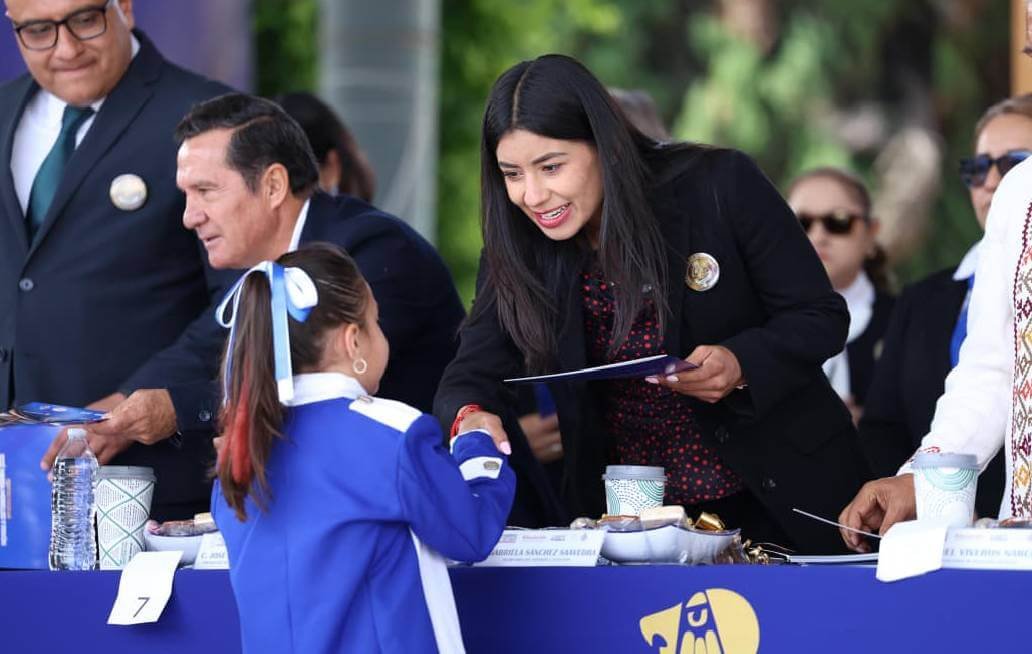 Reconoce Secretaría de Deporte y Juventud esfuerzo de estudiantes graduados Reconoce Secretaría de Deporte y Juventud esfuerzo de estudiantes