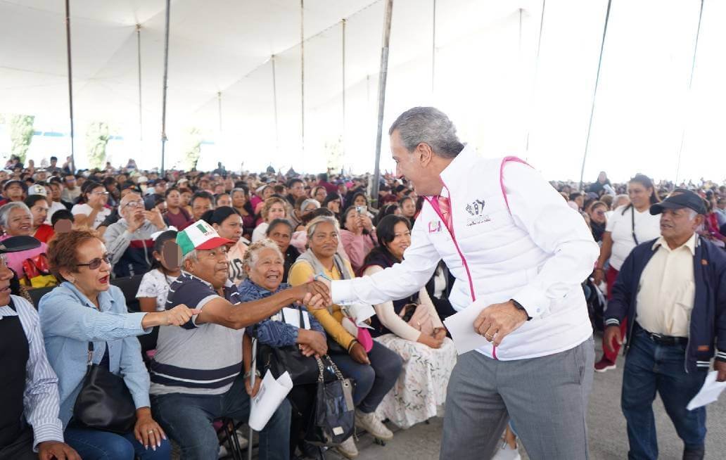Respalda Chedraui a familias con entrega de despensas en Bosques de San Sebastián Respalda Chedraui a familias con entrega de despensas