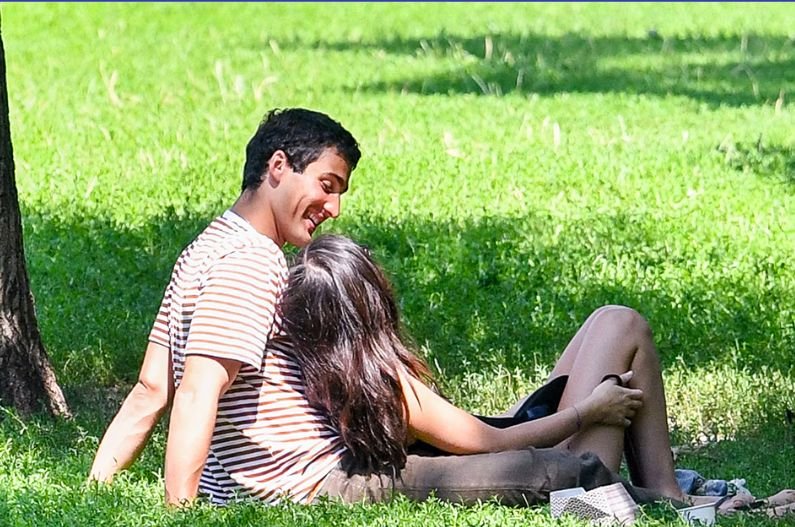 Olivia Rodrigo confirma romance con Julian Croonenberghs