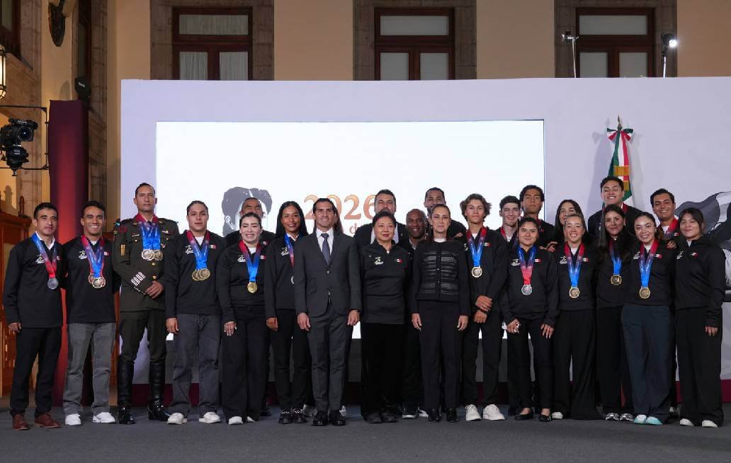  Anuncia Sheinbaum aumento de becas a medallistas de Juegos