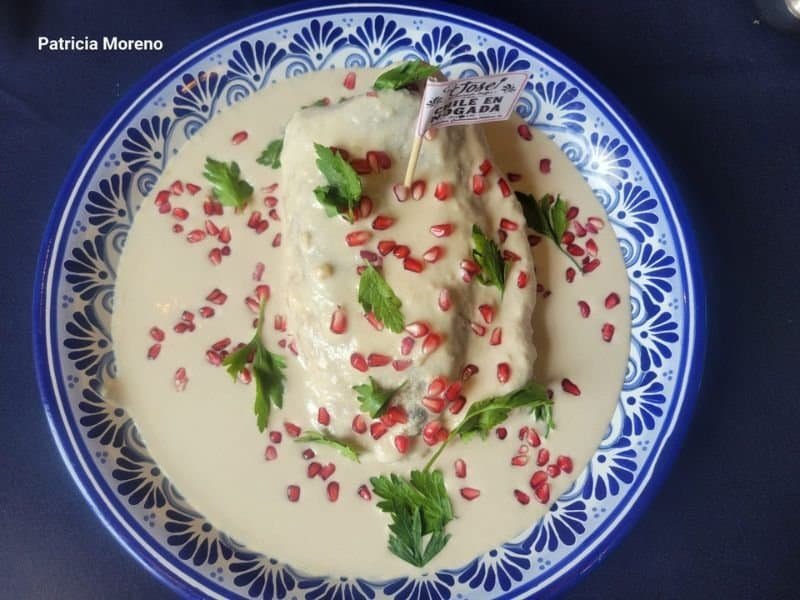Chiles en nogada