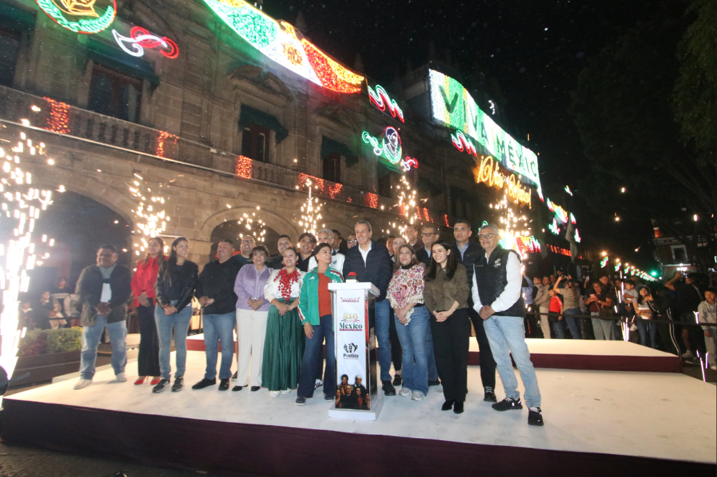 Encabeza Chedraui el encendido de la iluminación alusiva a las Fiestas Patrias en Puebla Capital Encabeza Chedraui el encendido de la iluminación alusiva a las Fiestas Patrias en Puebla Capital