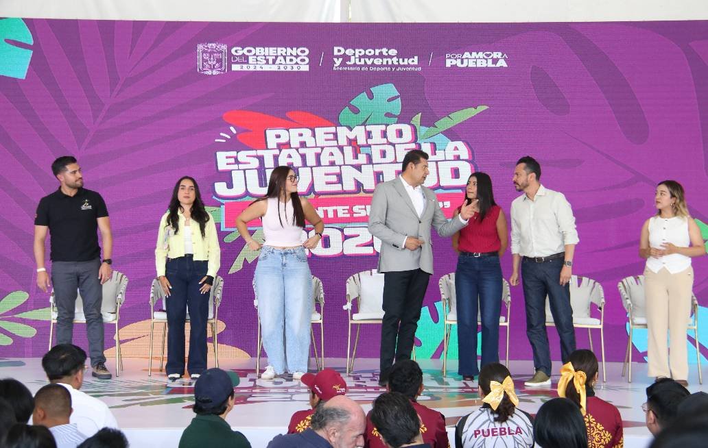 Gobierno de Puebla entrega el Premio Estatal de la Juventud