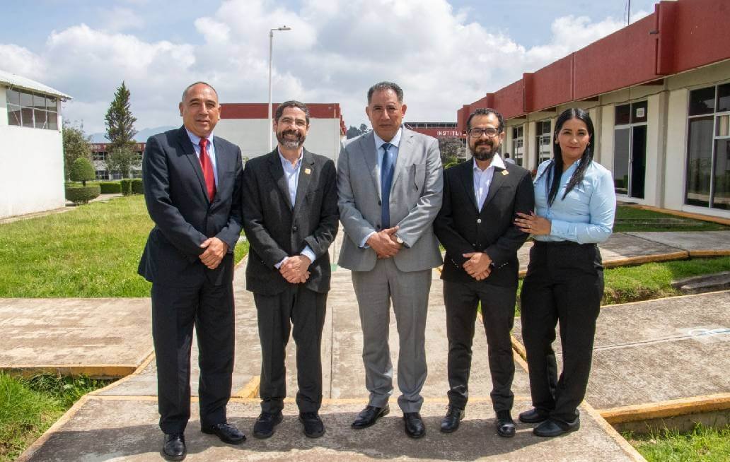 Inaguran Ibero Puebla y el ITSSNP el Laboratorio de Fabricación