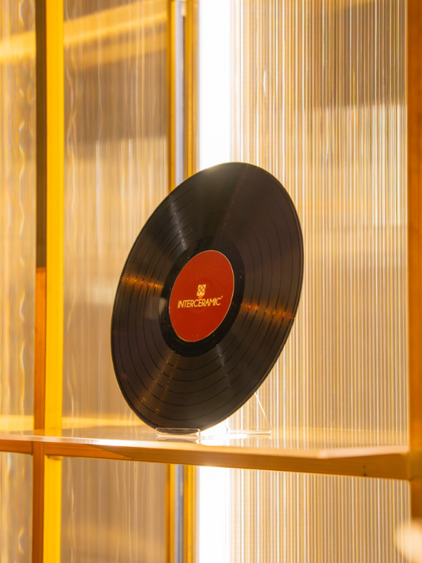 Interceramic lleva “Ritmo y Luz”