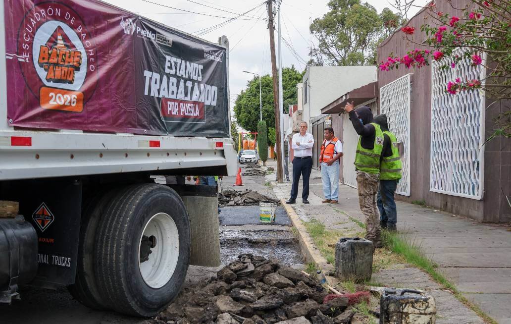 Supervisa Chedraui acciones de bacheo en la capital poblana