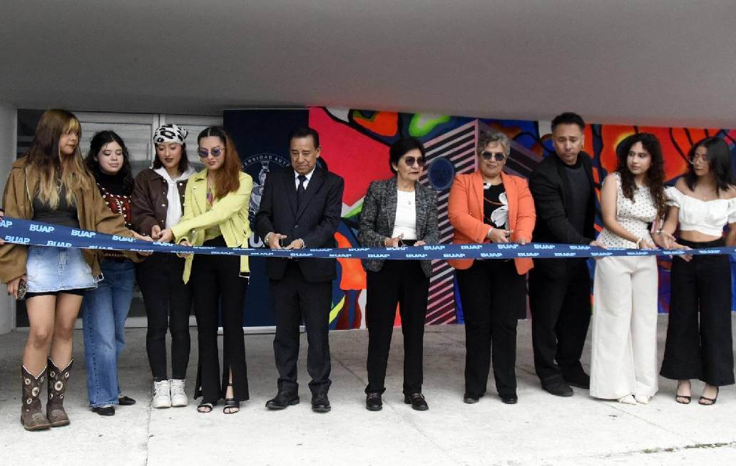 Universidad para Adultos de la BUAP, 10 años cambiando vidas Universidad para Adultos de la BUAP, 10 años cambiando vidas