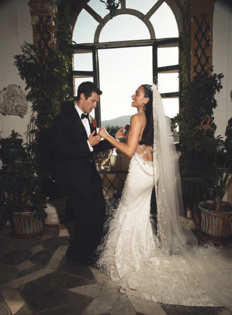 Dua Lipa revela cómo fue su boda con Callum Turner
