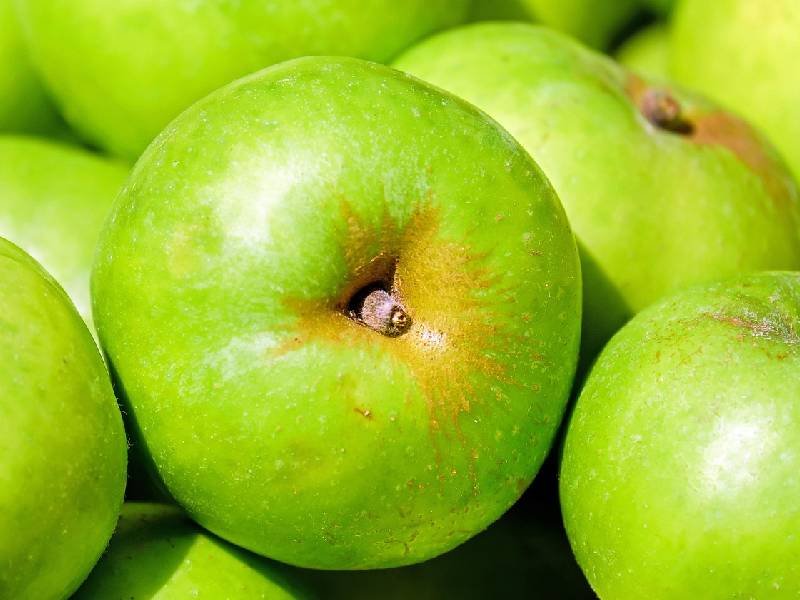 ¿Por qué no debes evitar la fruta por su azúcar natural