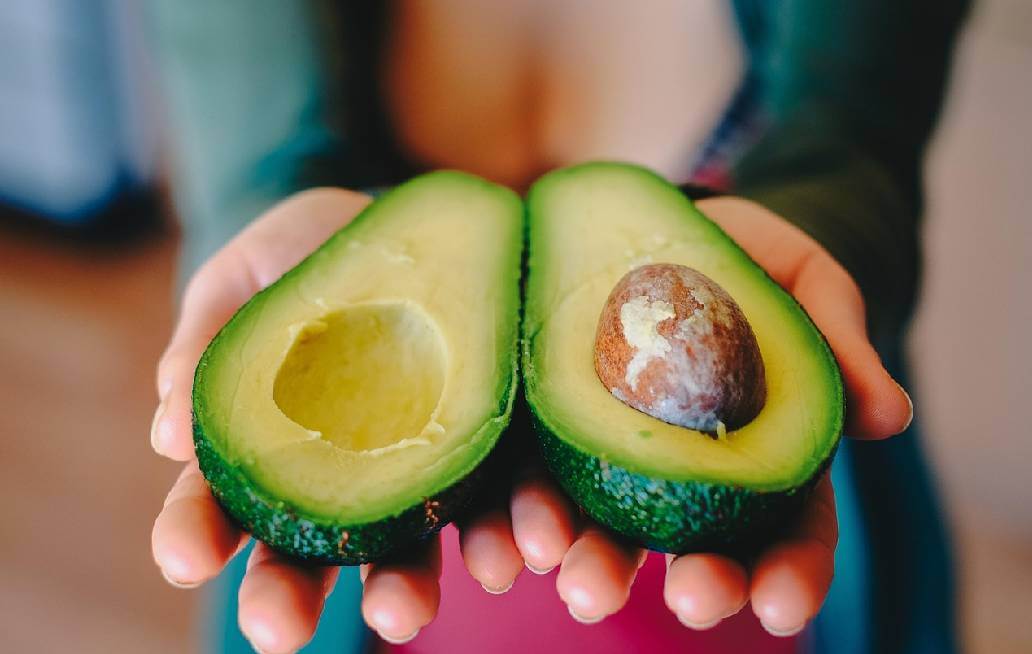Descubre todos los beneficios de comer aguacate a diario