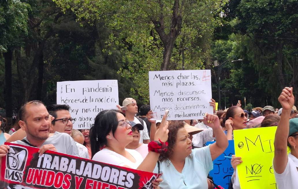 Protesta pacífica de trabajadores del IMSS en Puebla Protesta pacífica de trabajadores del IMSS en Puebla