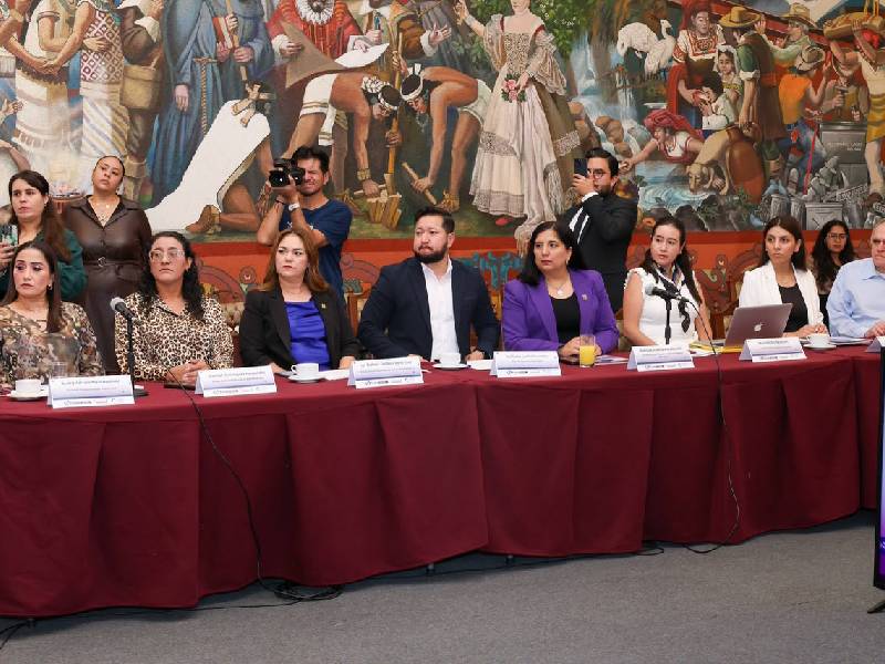 por su parte laura garcia
